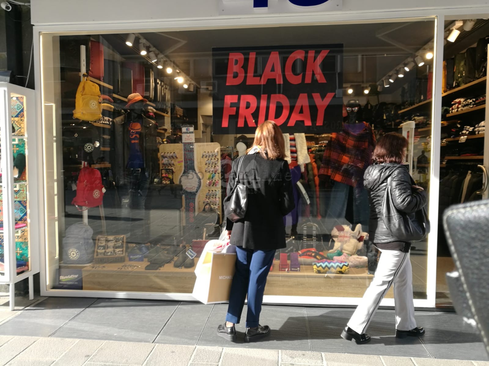 Scopri di più sull'articolo Borderline24 – Bari, il Black Friday si avvicina: “Un danno per i piccoli negozi”